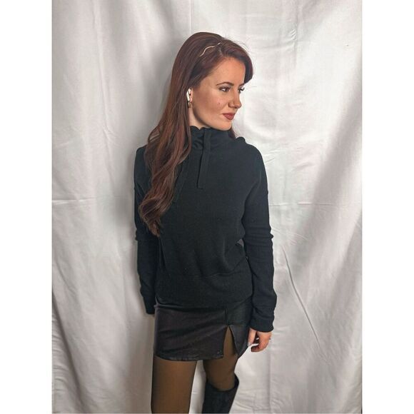 Universal Thread Sweatshirt - Picture 12 of 12